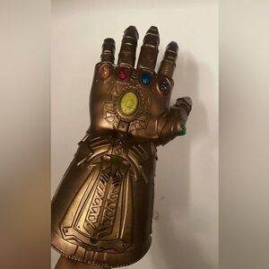 Thanos infinity gauntlet